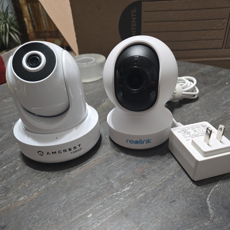Reolink E1 Pro 4MP & Amhearst 1070 WiFi Pan/Tilt Indoor Camera 1 Adaptor.