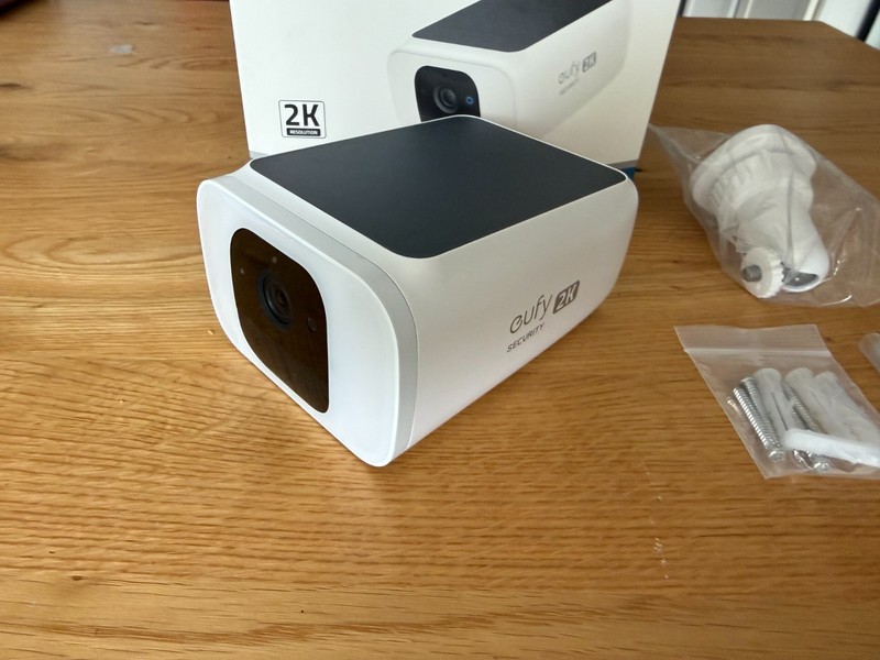 Eufy SoloCam S40 Solar-Powered Wireless Outdoor Security Camera - White... gallery