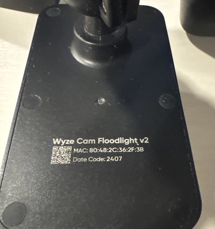 Wyze Floodlight V2 Security Camera 2K Color Night Vision 2800 Lumens Wired gallery