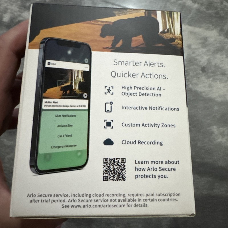 Arlo Essential VMC2032 1080p Indoor/Outdoor Wireless Spotlight Camera New sealed gallery