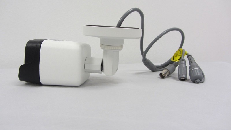 5MP HD-TVI IR Bullet Camera 3.6mm Fixed Lens BNC Output 4 IN 1 video out gallery