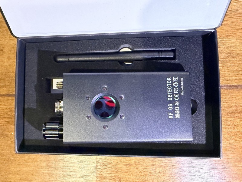 K18 Advanced Hidden Camera Detector - RF GPS Anti-Spy Device - Black gallery
