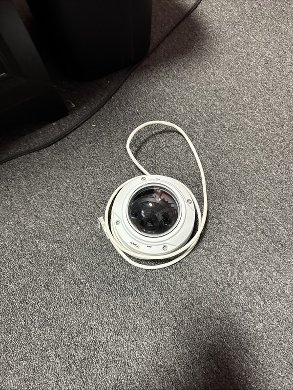 Axis M3024-lVE Indoor/Outdoor Network Security Camera - Tested & Working gallery