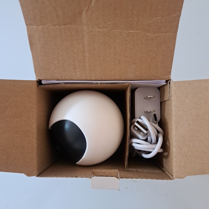Cinnado D1 2K Indoor Security Camera Lightiy Used gallery