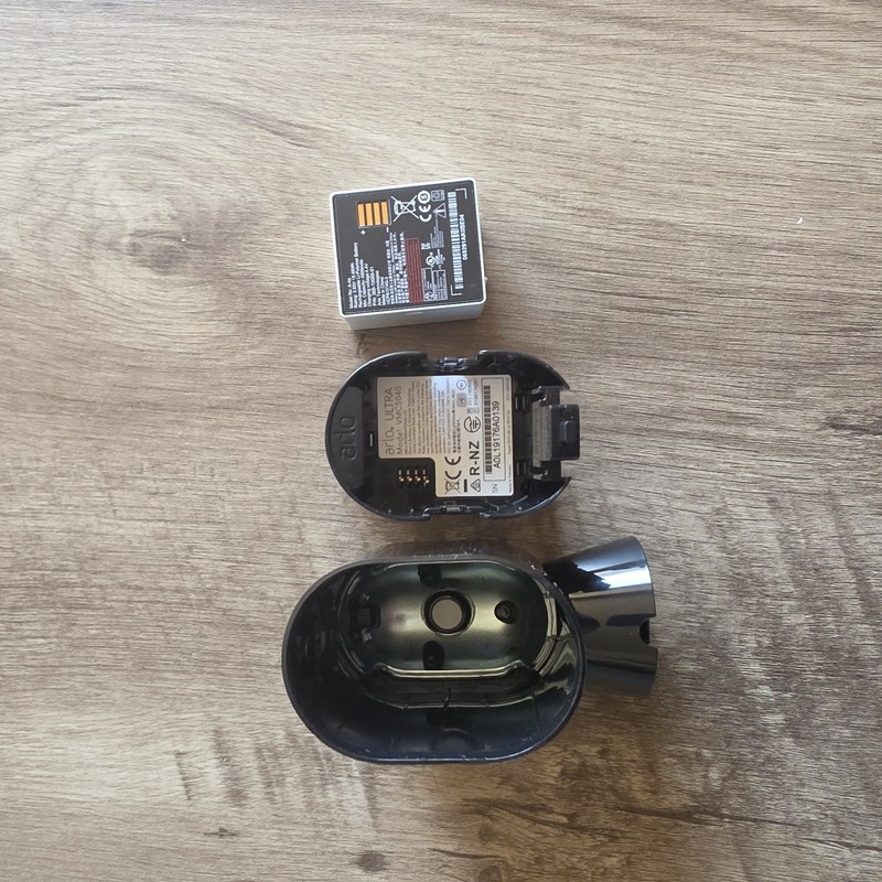 Arlo Ultra 2 VMC5040 Spotlight Security Camera gallery
