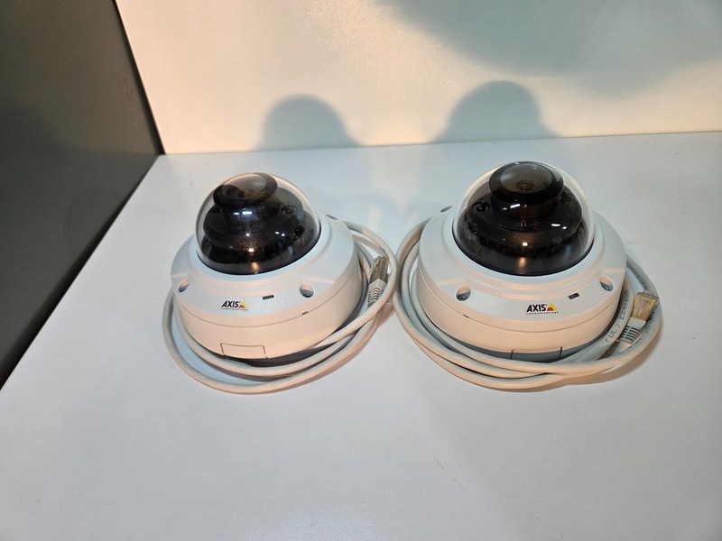 Axis M3024-LVE 0535-001 Indoor/Outdoor Network Security Camera Lot of 2- Tested