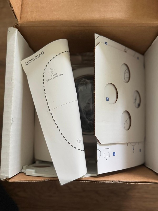 NEW Avigilon 2.0C-H6A-D1 2MP Surface Mount Indr Dome Cam OPS-0011814 /320-0916A gallery
