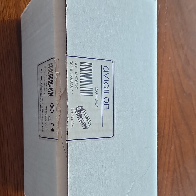 New AVIGILON 2.0-H3-B1 Surface Mount Indoor Camera 320-0192A