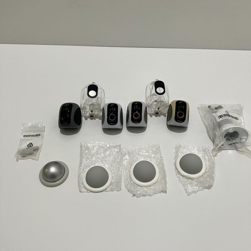 Netgear VueZone Wireless Cameras Lot - 4 Cameras, 4 Mounts and more (see photos) gallery