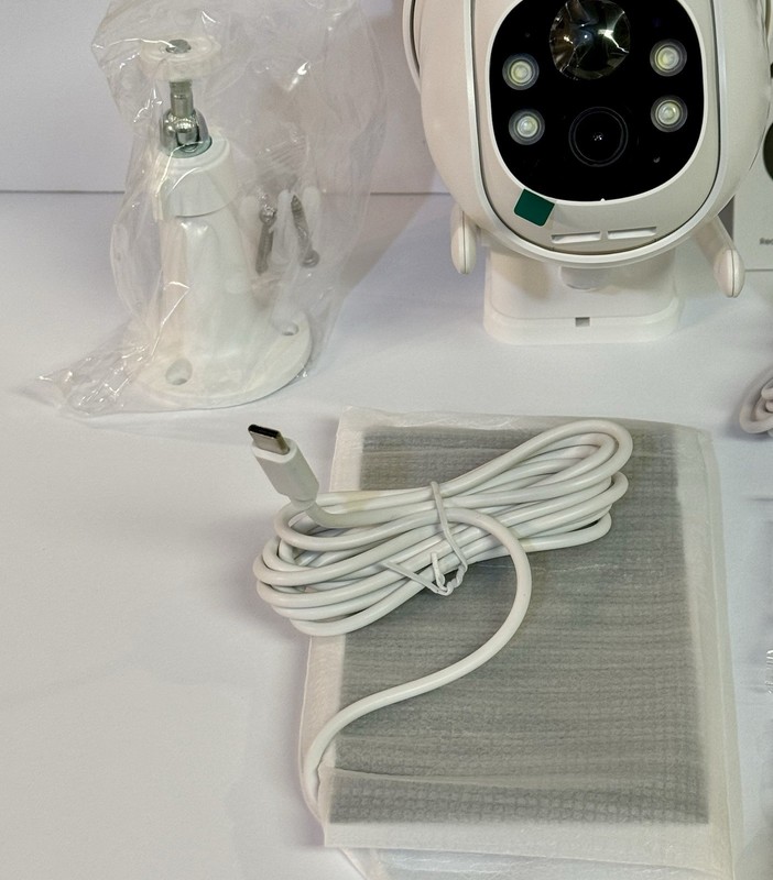 Cinnado B6 2K 3MP Wireless Security Camera System With Solar Panel 2 Pack NIB gallery