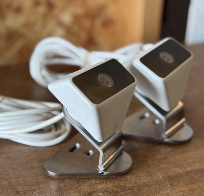 Set Of 2 Xfinity XCAM2 SCHC2AEW HD Indoor Outdoor Security Cameras No Adapter gallery