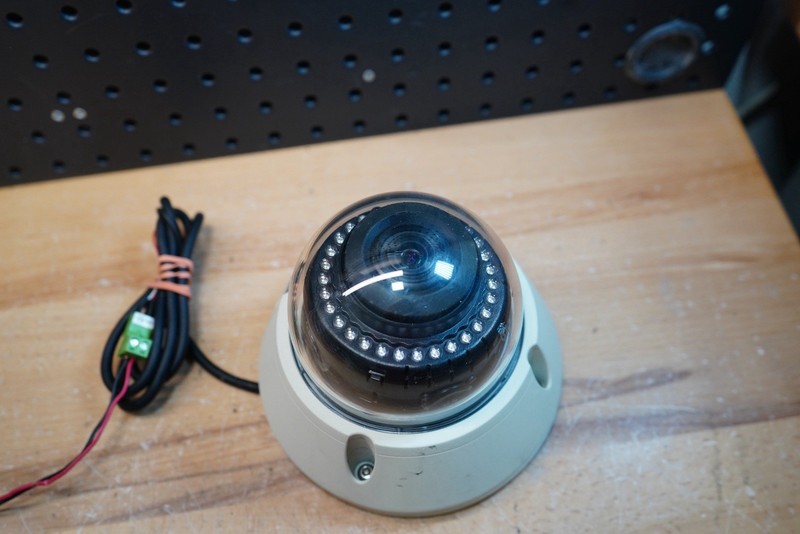 (H) LV72WI Security Color Camera W/ 700TVL 2.8-12m LEDs D/N Vandal Resistant gallery