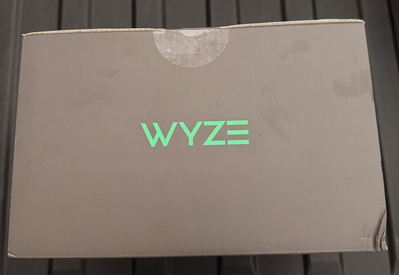 Wyze Cam Floodlight v2 2K HD Color Night Vision Motion Activated Open Box gallery