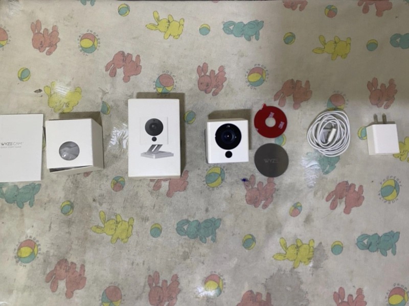 Wyze Cam V2 White Indoor Security Camera 1080p WYZEC2 Used/Read Description