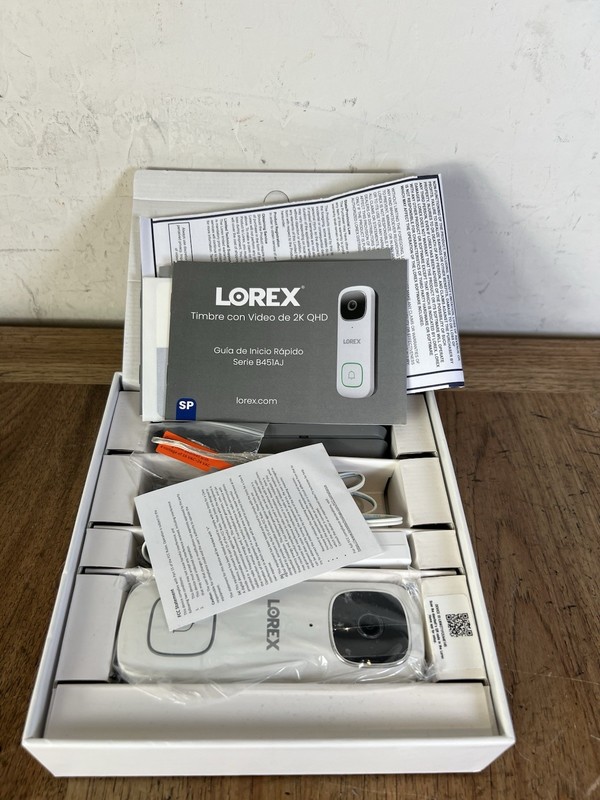 NEW/NEVER USED IN OPEN BOX: Lorex B451AJD-E Smart Doorbell 2K QHD Wired Video gallery