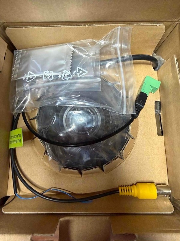 NEW Hanwha Techwin Wisenet Analog HD Vandal Dome Camera SCV-6085R 2MP gallery