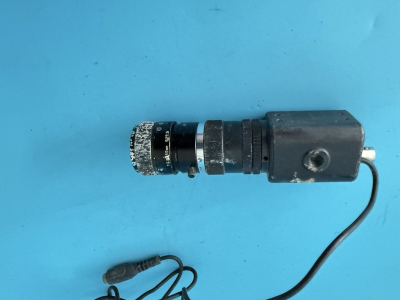Vintage CCTV CCD Security Camera with 20mm Auto Iris Lens – 12V DC, BNC Video Ou gallery