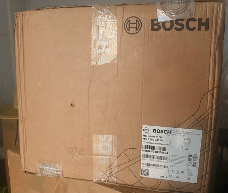 Bosch MIC inteox 7100i Camera MIC-7602-Z30WR + Hinged Base MIC-DCA-HWA Bundle