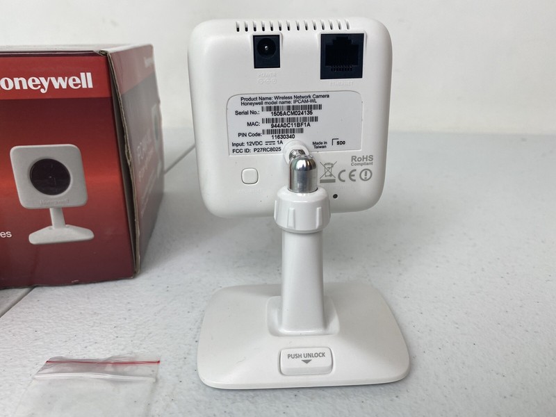 Honeywell Security iPCAM-WI2 AlarmNet Color IP Wireless Fixed Remote Camera gallery