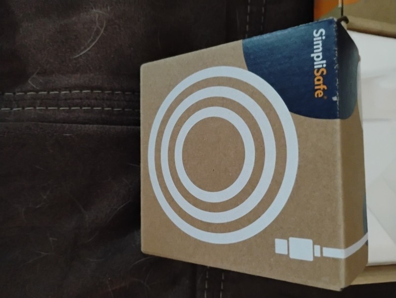 SIMPLISAFE CM021 slightly used Outdoor Camera with brand new outdoor power Cable gallery