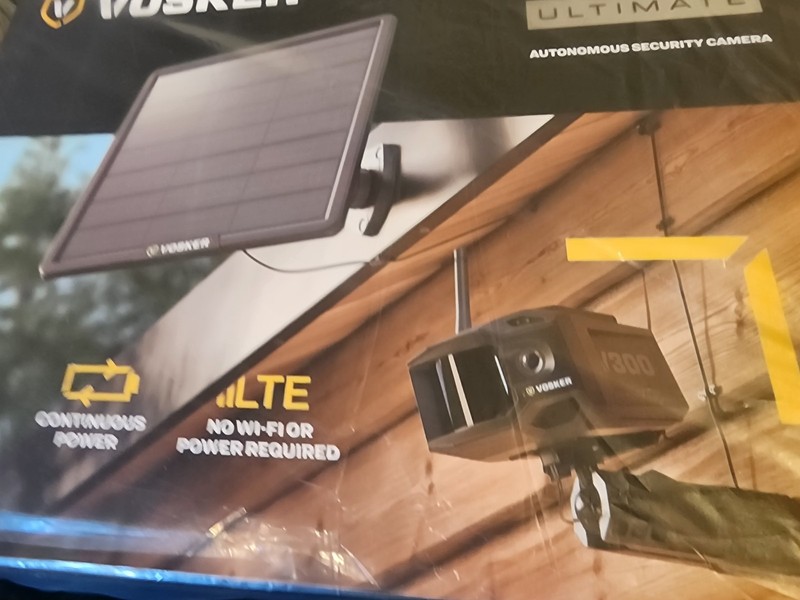 VOSKER V300 Ultimate LTE Outdoor Weatherproof Security Camera w/ Solar Panel gallery