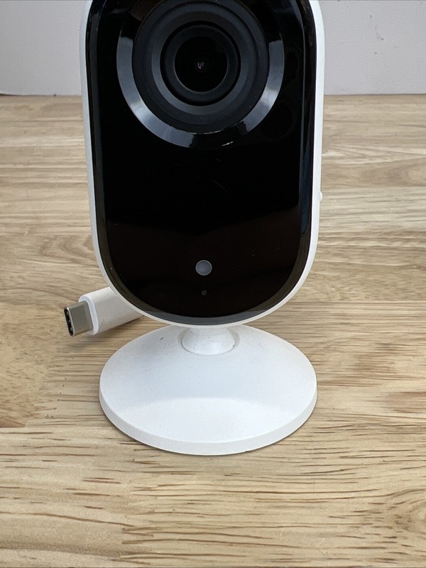 Arlo Essential Wireless Indoor 2K Security Camera (2nd Gen) 1 Pack-White gallery