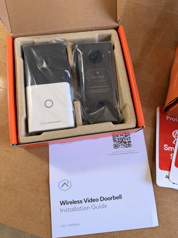 Alarm.com Bundle ADC-VDB780B Wireless Doorbell + Smart Chime + ADC-V522IR Camera gallery