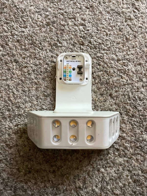 Vivint Spotlight Pro VS-ODL 100-WHT 180-degree People Tracking