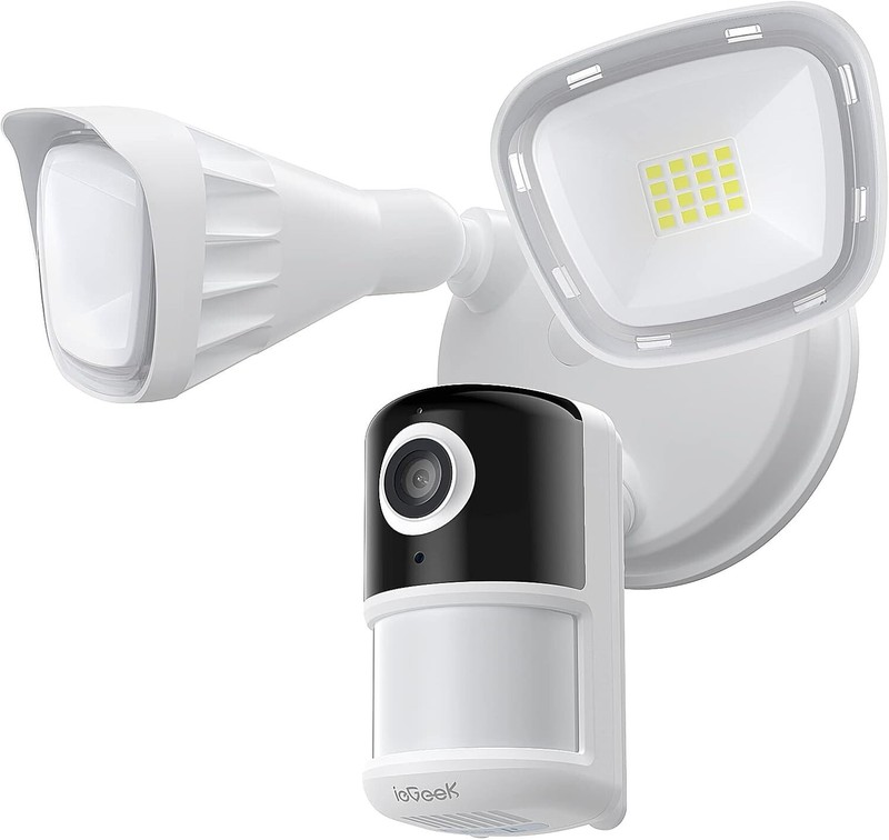 Outdoor Security Camera with Color Night Vision and Smart Siren Alerts gallery