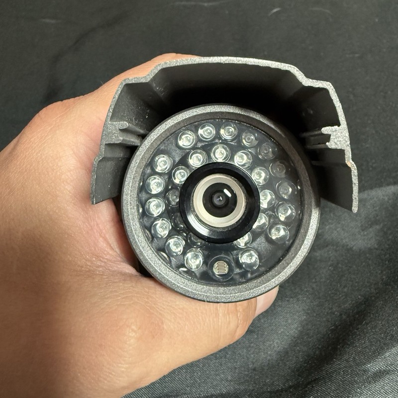 Q-SEE DAY & NIGHT COLOR CCD CAMERA QSDS14273W gallery