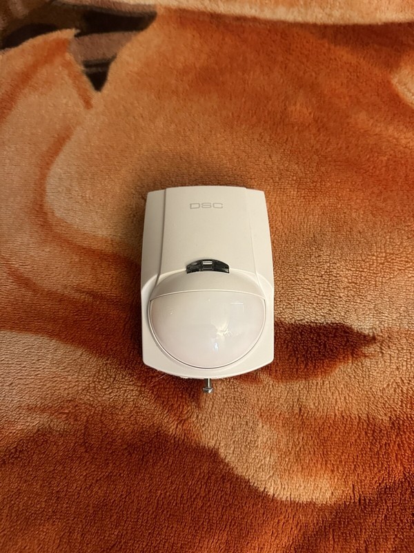 DSC PIR Motion Detector WITH Pet Immune LC-100PI