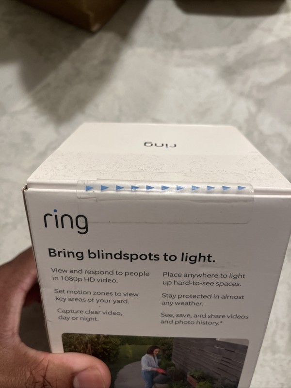 Ring 8SB1S7-BEN0 Spotlight Camera gallery