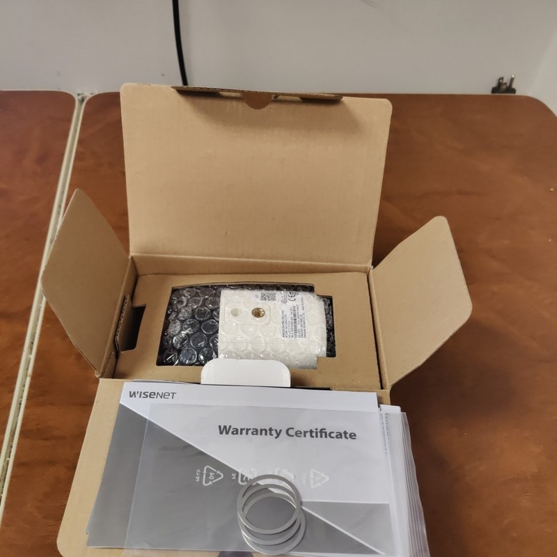 Hanwha Techwin HCB-6000 Wisenet 2MP Analog HD Box Security Camera (No Lens) gallery