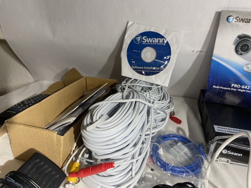 NOS Swann 9 Channel DVR With 4 Cameras New Pro-642 Widescreen DVR9-4200 960H Pro gallery