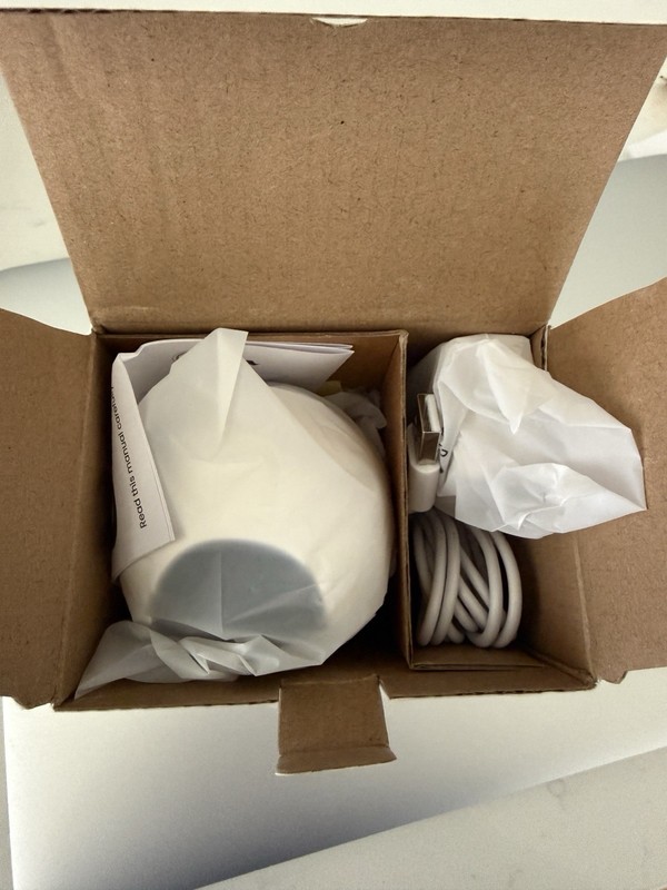 Cinnado D1 2K Indoor Security Camera - Open Box gallery