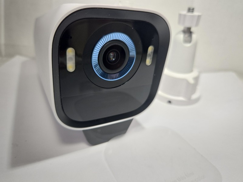 Eufy eufyCam S3 Pro 4K Solar Outdoor Wireless Camera White Excellent Cond gallery