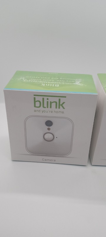 Blink Sync BCM00100U HD Video Wireless Security Camera + Sync Module Bsm00200u gallery