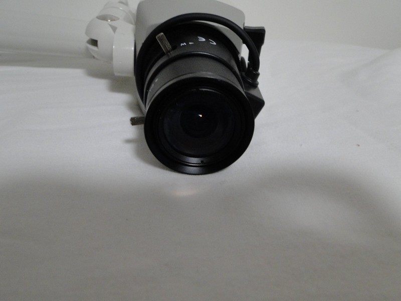 Ultrak KC4520MN B&W 420TVL CCD Security Camera With 6" Mount + 3.5-8.0MM Lens gallery