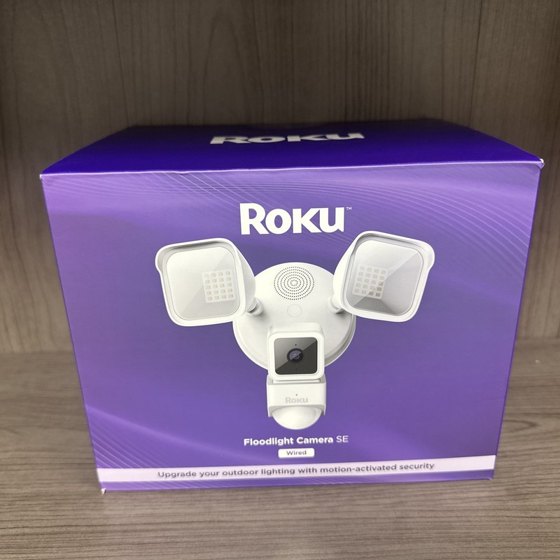 Roku Floodlight Security Camera SE Wired
