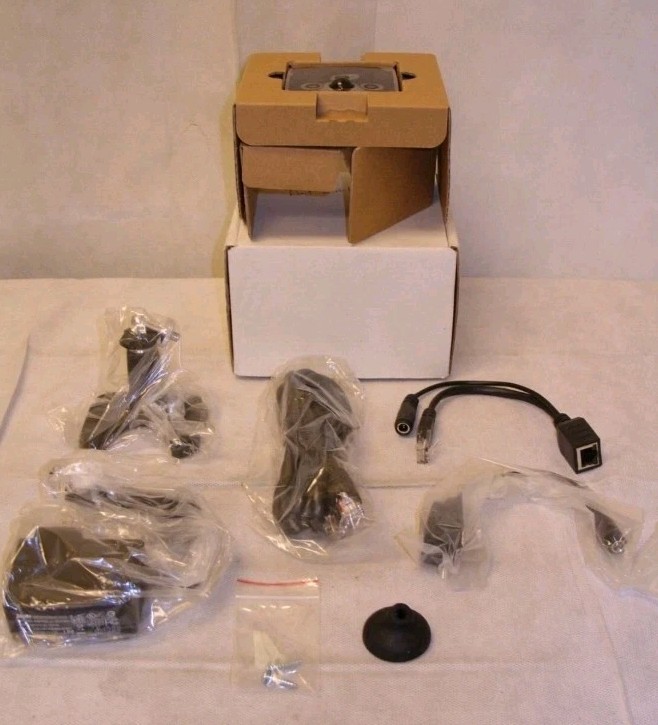 Lot of 2 iCamera-1000 C24-CAM54IR Indoor/Outdoor Cameras IR Night Vision New gallery