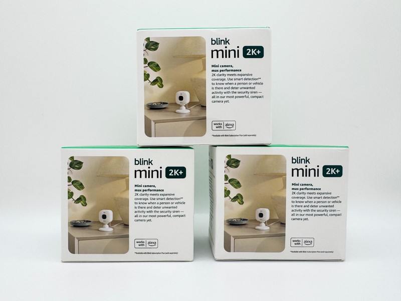 LOT OF 3x Blink Mini 2K+ Indoor Outdoor Plug-In Security Camera Color Night gallery