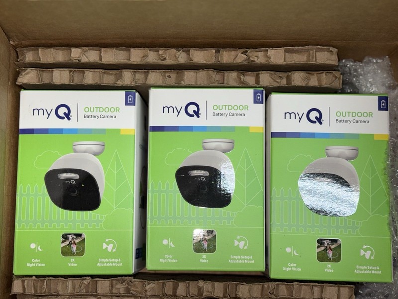 SEALED NEW Chamberlain myQ Outdoor Battery Camera 3-Pack, 2K, Color Night Vision