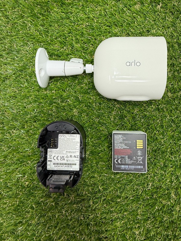 Arlo Ultra 2 VMC5040 Spotlight Security Camera with Cord – 2