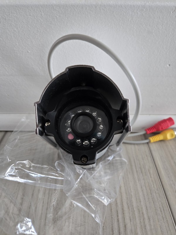 Q-SEE QD28414 & QD28414W Outdoor/Indoor Color CCD Cameras gallery