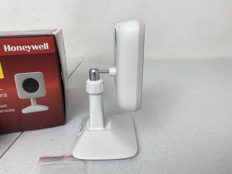 Honeywell Security iPCAM-WI2 AlarmNet Color IP Wireless Fixed Remote Camera gallery