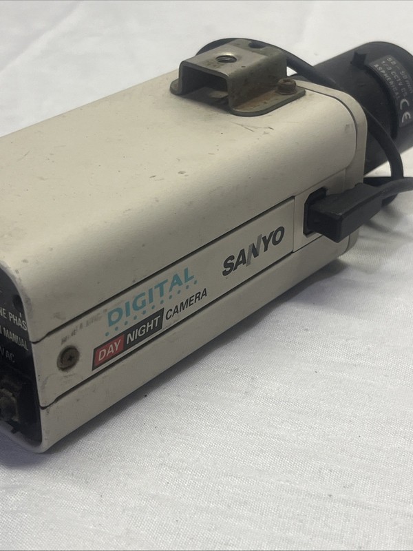 Vintage Sanyo VCC-4594 3.8W Day/Night Digital Surveillance Security Camera gallery