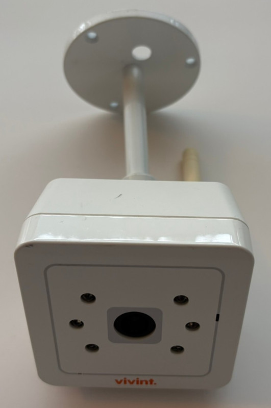 Vivint: Wireless Camera REF-V520IR-B Camera Only (No Power Cord)