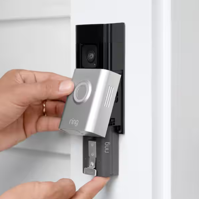 Ring Essential Kit with Battery Doorbell Plus and Indoor Cam gallery