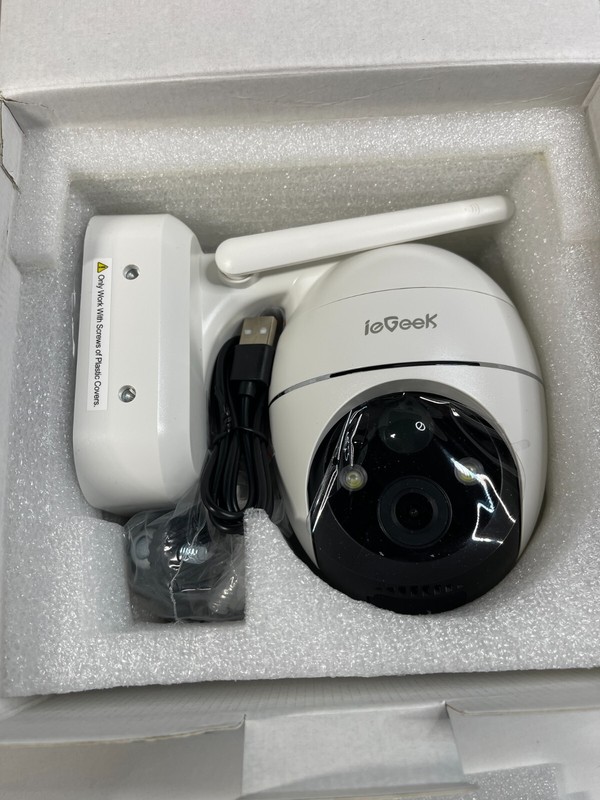 ieGeek ZS-GX1S White Automatic Motion Tracking Battery Powered Security Camera gallery