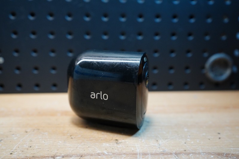 (L) Arlo Pro 3 VMC4040P 2K Wireless Security Camera with Battery